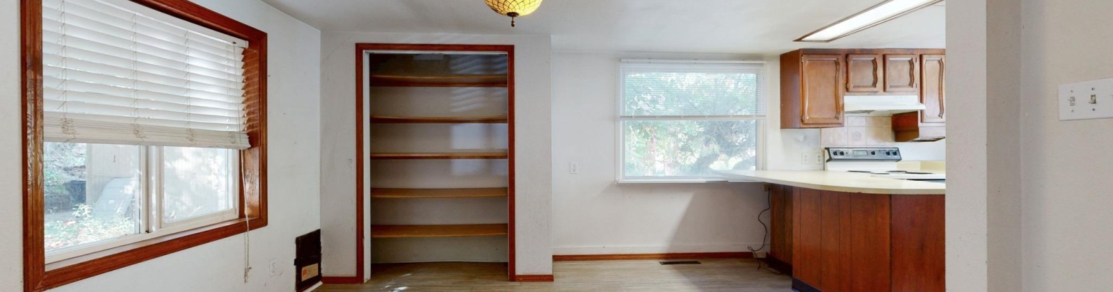 D St, Pullman, Washington 99163, 5 Bedrooms Bedrooms, 0 ,2 BathroomsBathrooms,Houses,For Sale,D St,0,287989