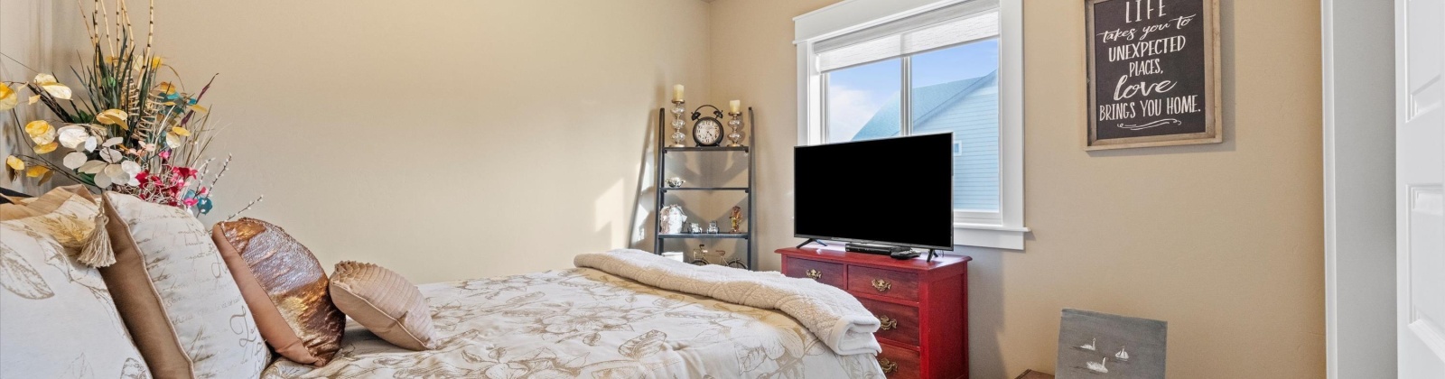 Kellogg St., Kennewick, Washington 99338, 5 Bedrooms Bedrooms, 0 ,3 BathroomsBathrooms,Houses,For Sale,Kellogg St.,0,288009