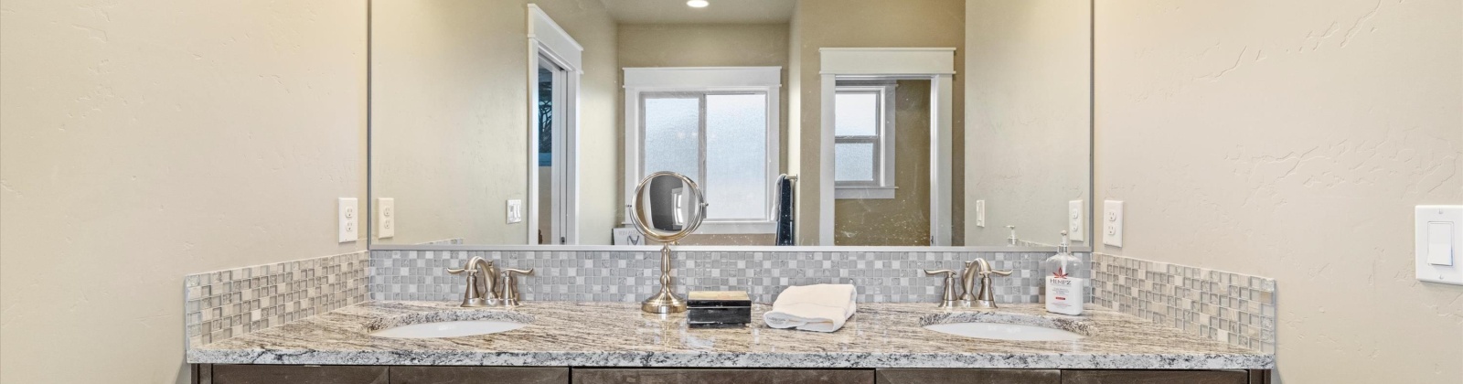 Kellogg St., Kennewick, Washington 99338, 5 Bedrooms Bedrooms, 0 ,3 BathroomsBathrooms,Houses,For Sale,Kellogg St.,0,288009