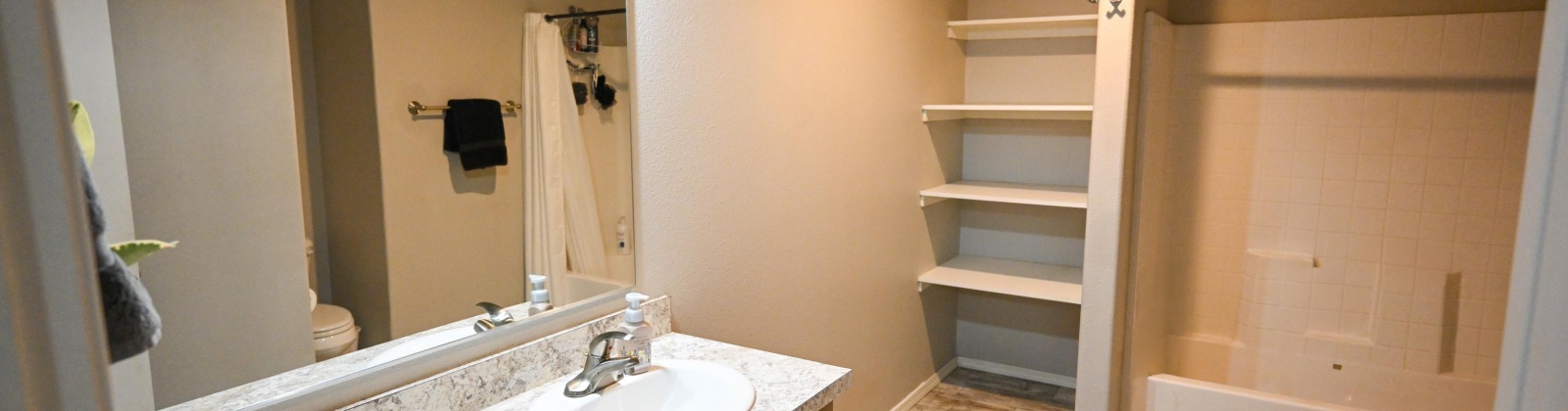 Game Farm Rd #52, Kennewick, Washington 99337, 3 Bedrooms Bedrooms, 0 ,2 BathroomsBathrooms,Manufactured Homes,For Sale,Game Farm Rd #52,0,288019