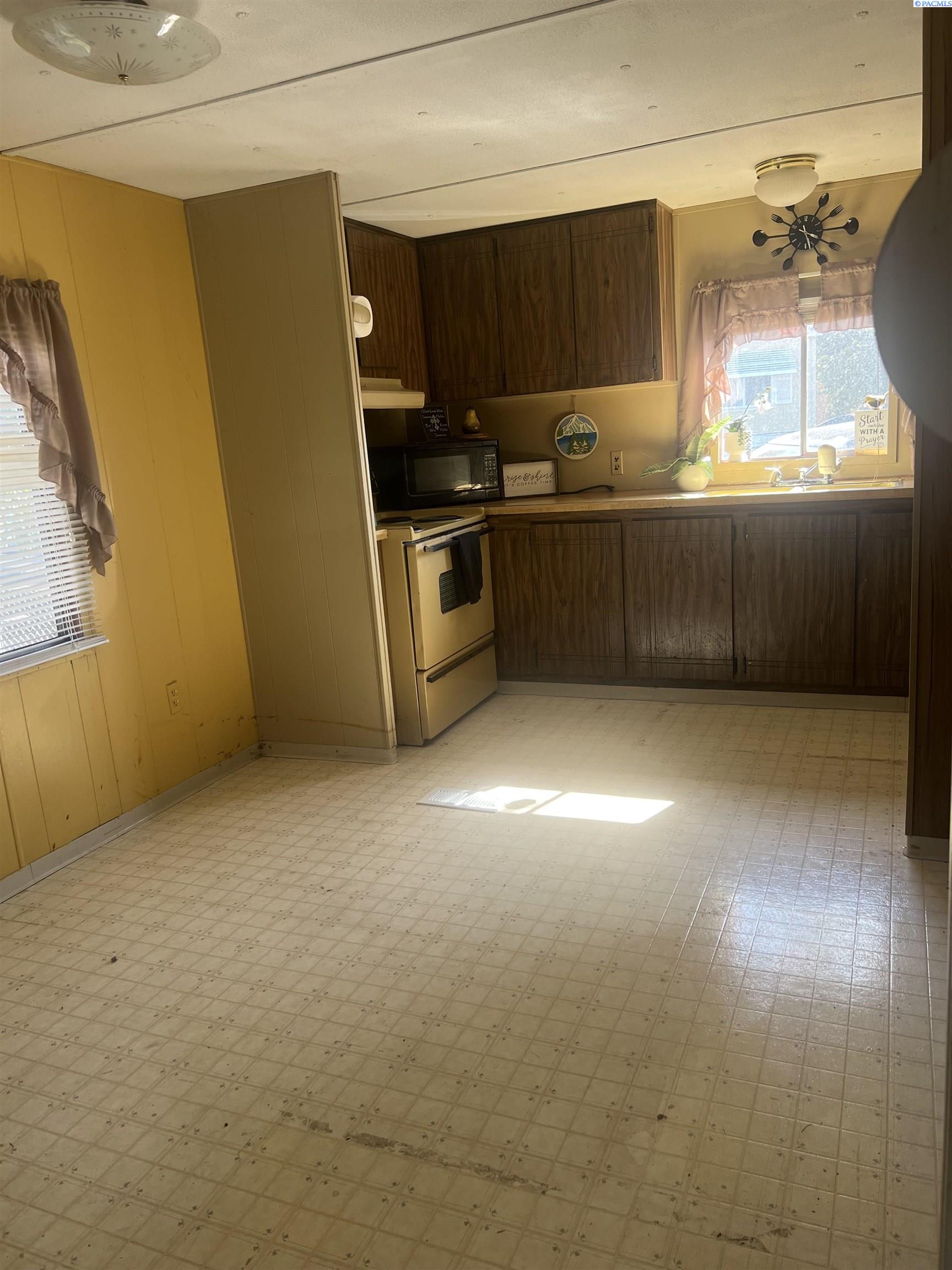 road 32, Pasco, Washington 99301, 2 Bedrooms Bedrooms, 0 ,1 BathroomBathrooms,Manufactured Homes,For Sale,road 32,0,288062