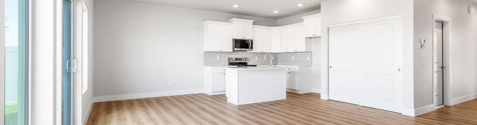 Grapevine Ct, West Richland, Washington 99353, 3 Bedrooms Bedrooms, 0 ,3 BathroomsBathrooms,Condos/townhomes,For Sale,Grapevine Ct,0,288069