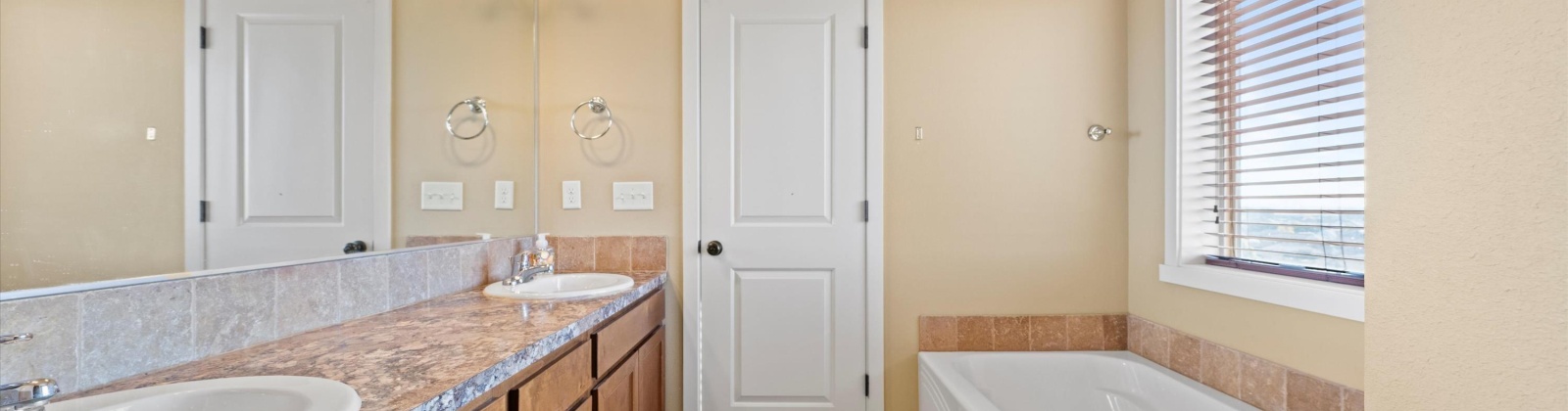 Honolulu Dr, Pasco, Washington 99301, 3 Bedrooms Bedrooms, 0 ,3 BathroomsBathrooms,Houses,For Sale,Honolulu Dr,0,288071