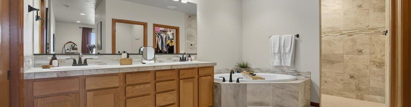 Heritage Hills Dr, Richland, Washington 99352, 4 Bedrooms Bedrooms, 0 ,2 BathroomsBathrooms,Houses,For Sale,Heritage Hills Dr,0,288094