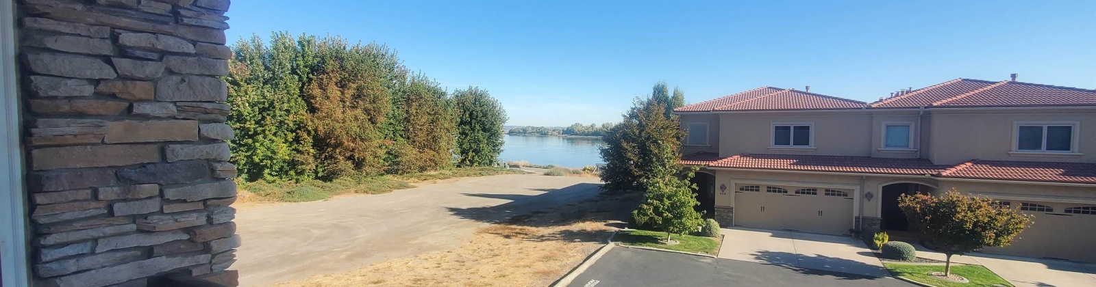 Bradley Blvd #204, Richland, Washington 99352, 2 Bedrooms Bedrooms, 0 ,2 BathroomsBathrooms,Condos/townhomes,For Rent,Bradley Blvd #204,0,288084