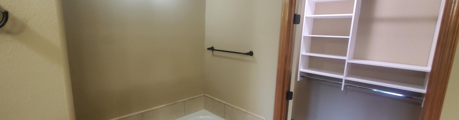 Bradley Blvd #204, Richland, Washington 99352, 2 Bedrooms Bedrooms, 0 ,2 BathroomsBathrooms,Condos/townhomes,For Rent,Bradley Blvd #204,0,288084