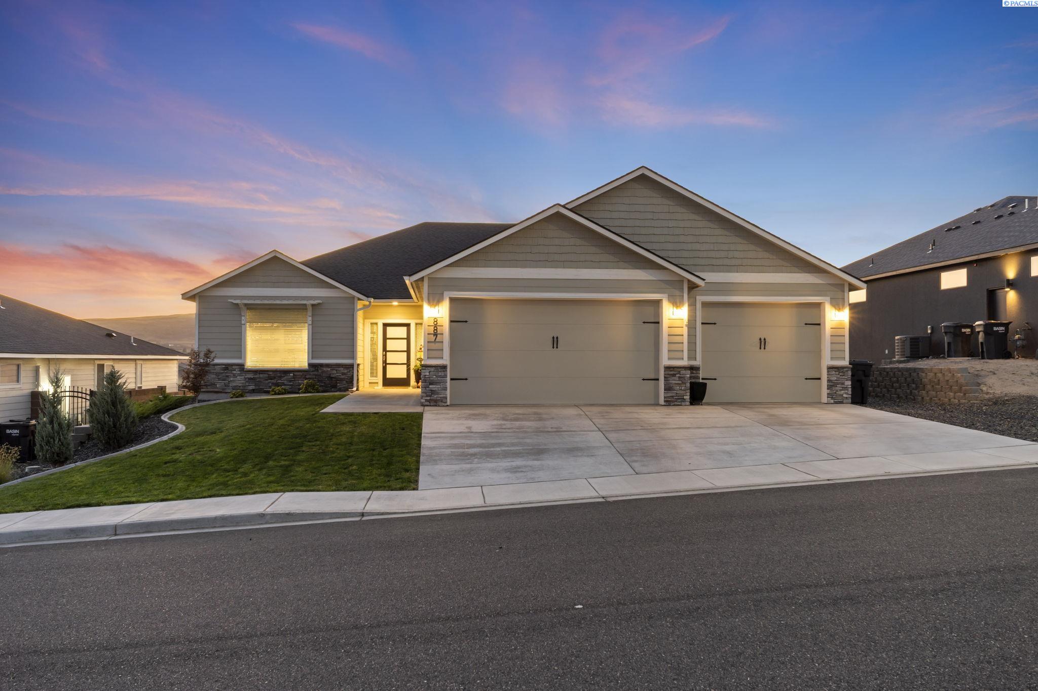 Waylon Drive, West Richland, Washington 99353, 5 Bedrooms Bedrooms, 0 ,4 BathroomsBathrooms,Houses,For Sale,Waylon Drive,0,288104