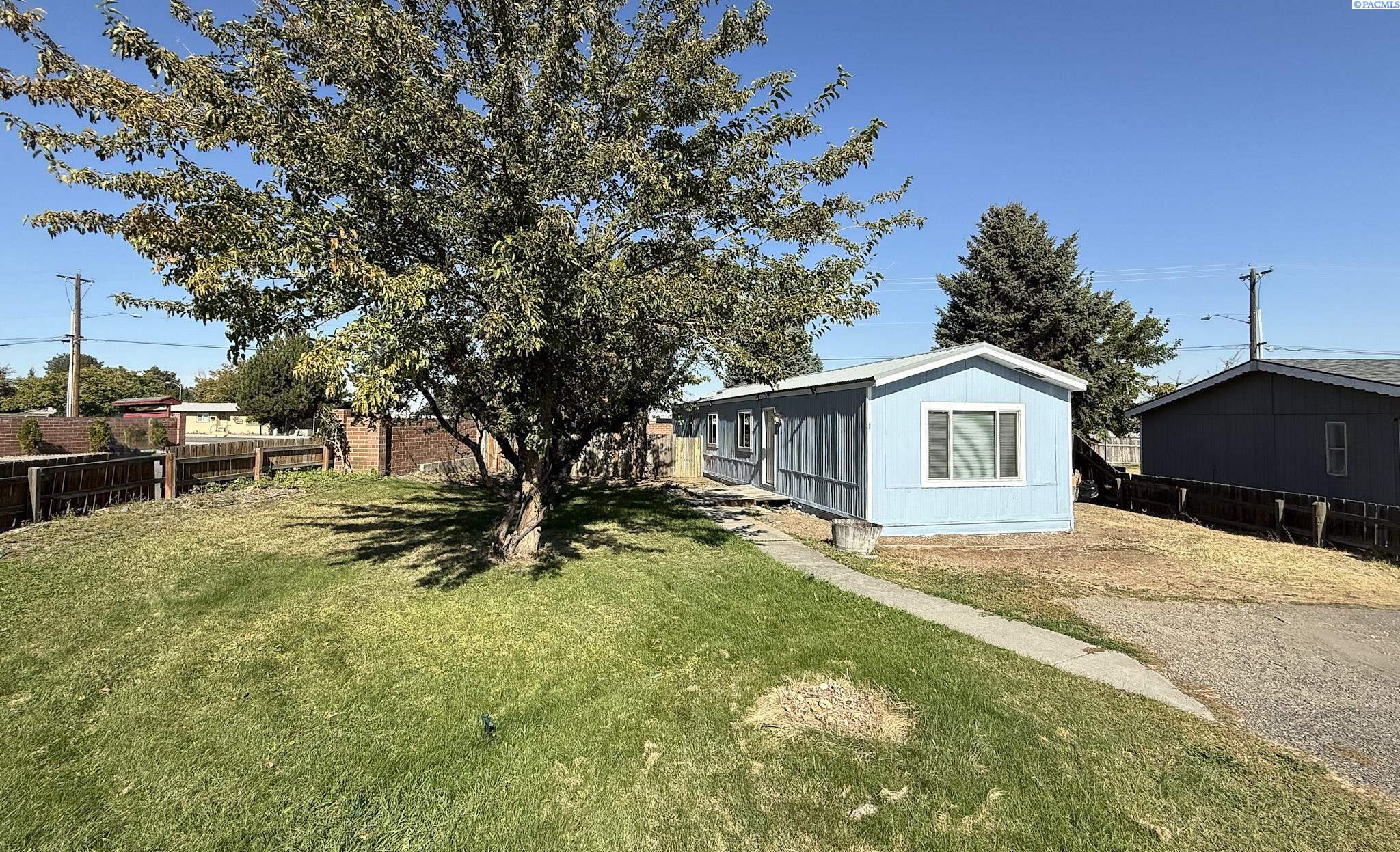 19th Avenue, #1, Kennewick, Washington 99337, 2 Bedrooms Bedrooms, 0 ,1 BathroomBathrooms,Manufactured Homes,For Sale,19th Avenue, #1,0,288136