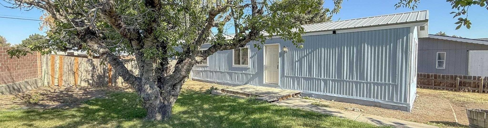 19th Avenue, #1, Kennewick, Washington 99337, 2 Bedrooms Bedrooms, 0 ,1 BathroomBathrooms,Manufactured Homes,For Sale,19th Avenue, #1,0,288136