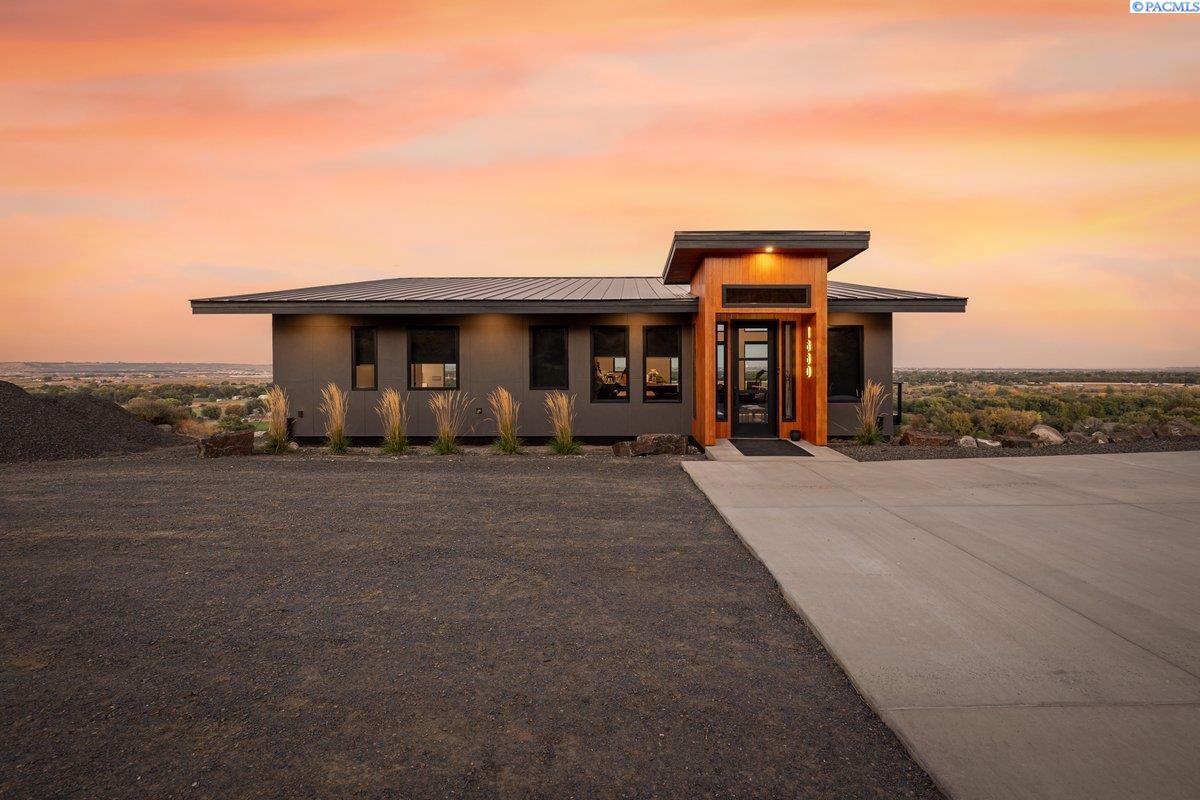 Artemis Rdg, West Richland, Washington 99353-9016, 2 Bedrooms Bedrooms, 0 ,3 BathroomsBathrooms,Houses,For Sale,Artemis Rdg,0,288154