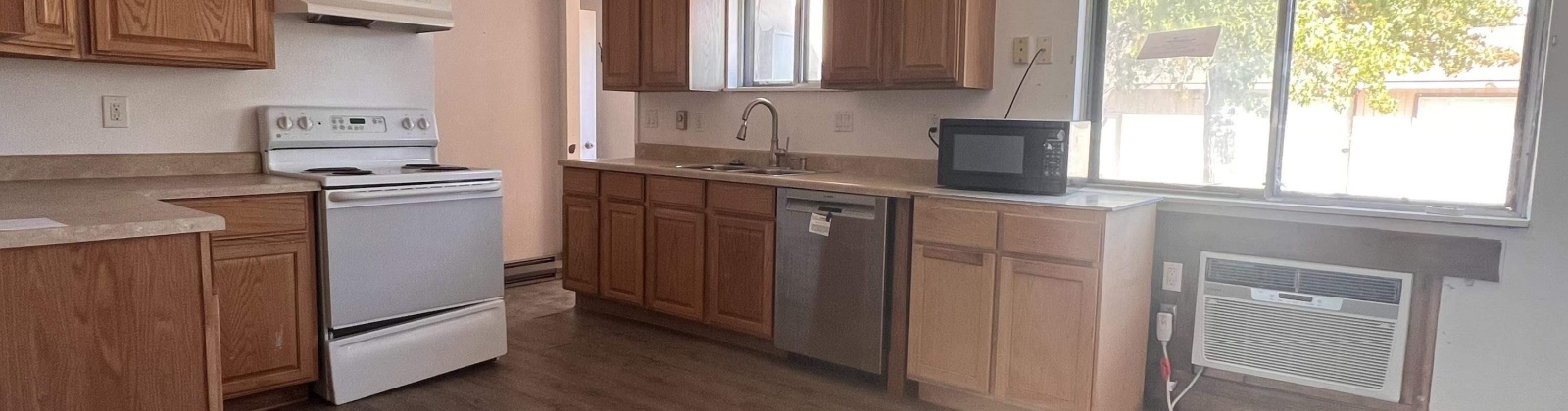 Garfield St, Kennewick, Washington 99337, 3 Bedrooms Bedrooms, 0 ,2 BathroomsBathrooms,Houses,For Sale,Garfield St,0,288152