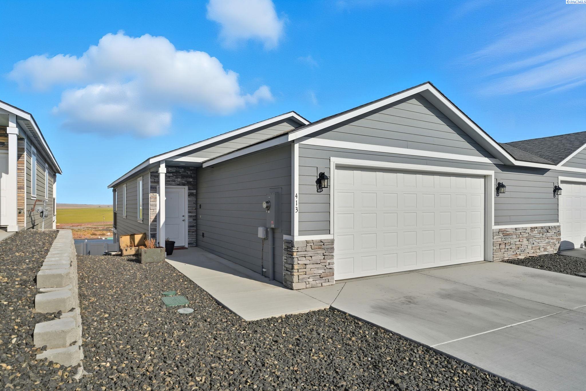 Bedrock Loop, West Richland, Washington 99352, 4 Bedrooms Bedrooms, 0 ,3 BathroomsBathrooms,Condos/townhomes,For Sale,Bedrock Loop,0,288178