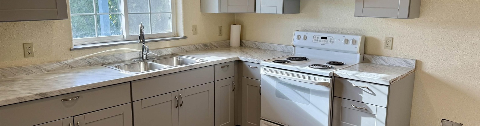 First Ave, Granger, Washington 98932, 3 Bedrooms Bedrooms, 0 ,2 BathroomsBathrooms,Houses,For Sale,First Ave,0,288206