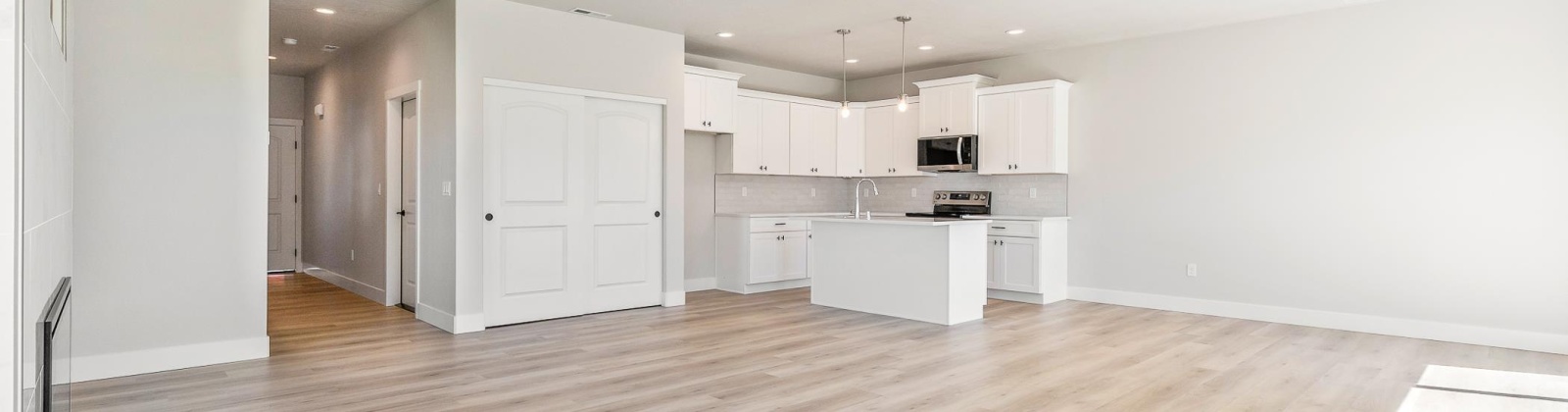 Grapevine Ct, West Richland, Washington 99353, 4 Bedrooms Bedrooms, 0 ,3 BathroomsBathrooms,Condos/townhomes,For Sale,Grapevine Ct,0,286639