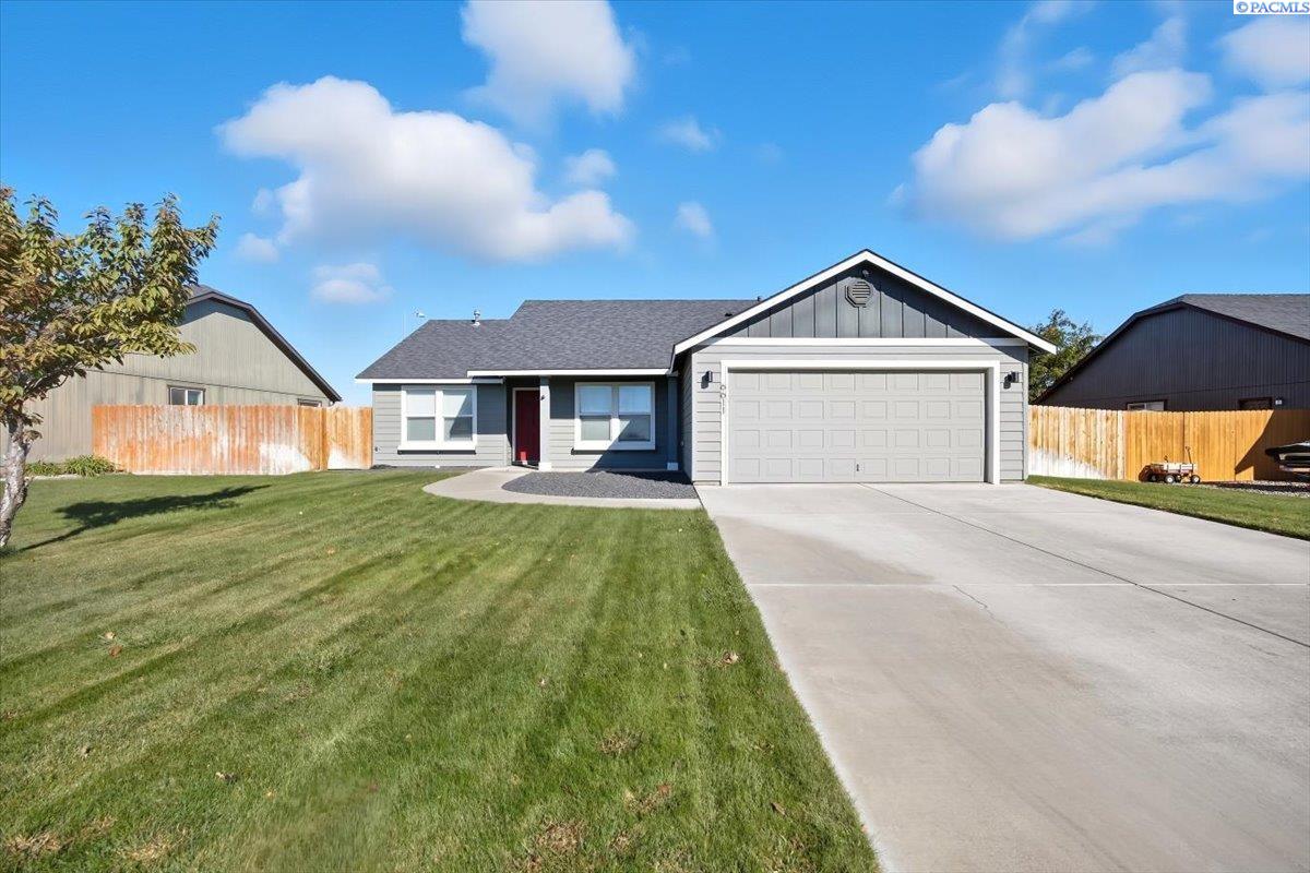 Mission Ridge Dr, Pasco, Washington 99301, 3 Bedrooms Bedrooms, 0 ,2 BathroomsBathrooms,Houses,For Sale,Mission Ridge Dr,0,288257