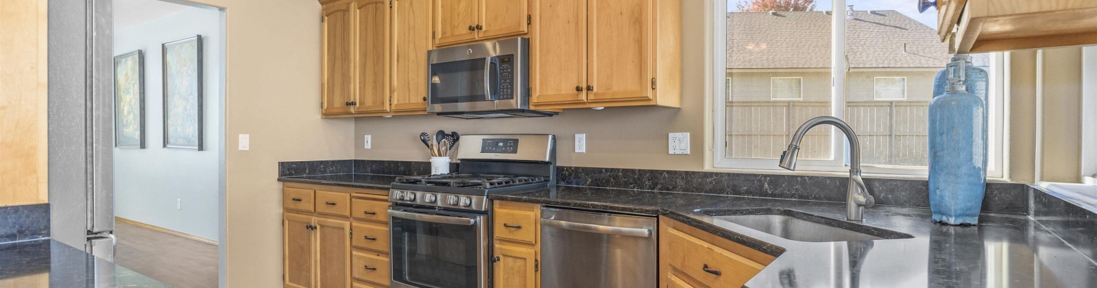 11th Ave, Kennewick, Washington 99338, 4 Bedrooms Bedrooms, 0 ,2 BathroomsBathrooms,Houses,For Sale,11th Ave,0,288262