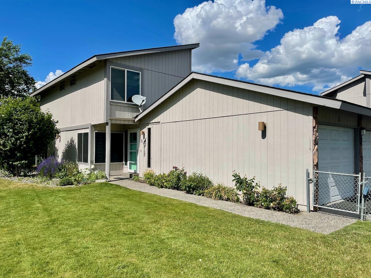Duportail Street, Richland, Washington 99352, 2 Bedrooms Bedrooms, 0 ,2 BathroomsBathrooms,Condos/townhomes,For Sale,Duportail Street,0,284641