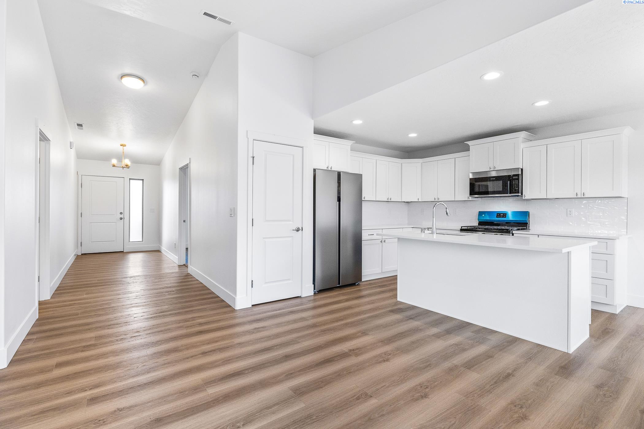 Penn St, Kennewick, Washington 99338, 3 Bedrooms Bedrooms, 0 ,2 BathroomsBathrooms,Houses,For Sale,Penn St,0,288332