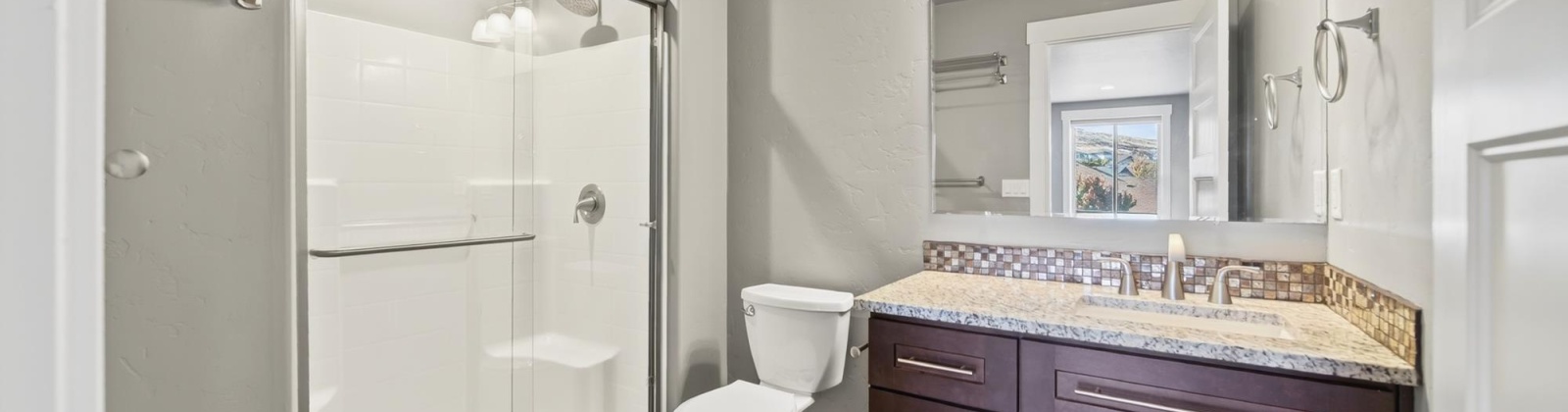 49th Ave, Kennewick, Washington 99337, 5 Bedrooms Bedrooms, 0 ,5 BathroomsBathrooms,Houses,For Sale,49th Ave,0,288351