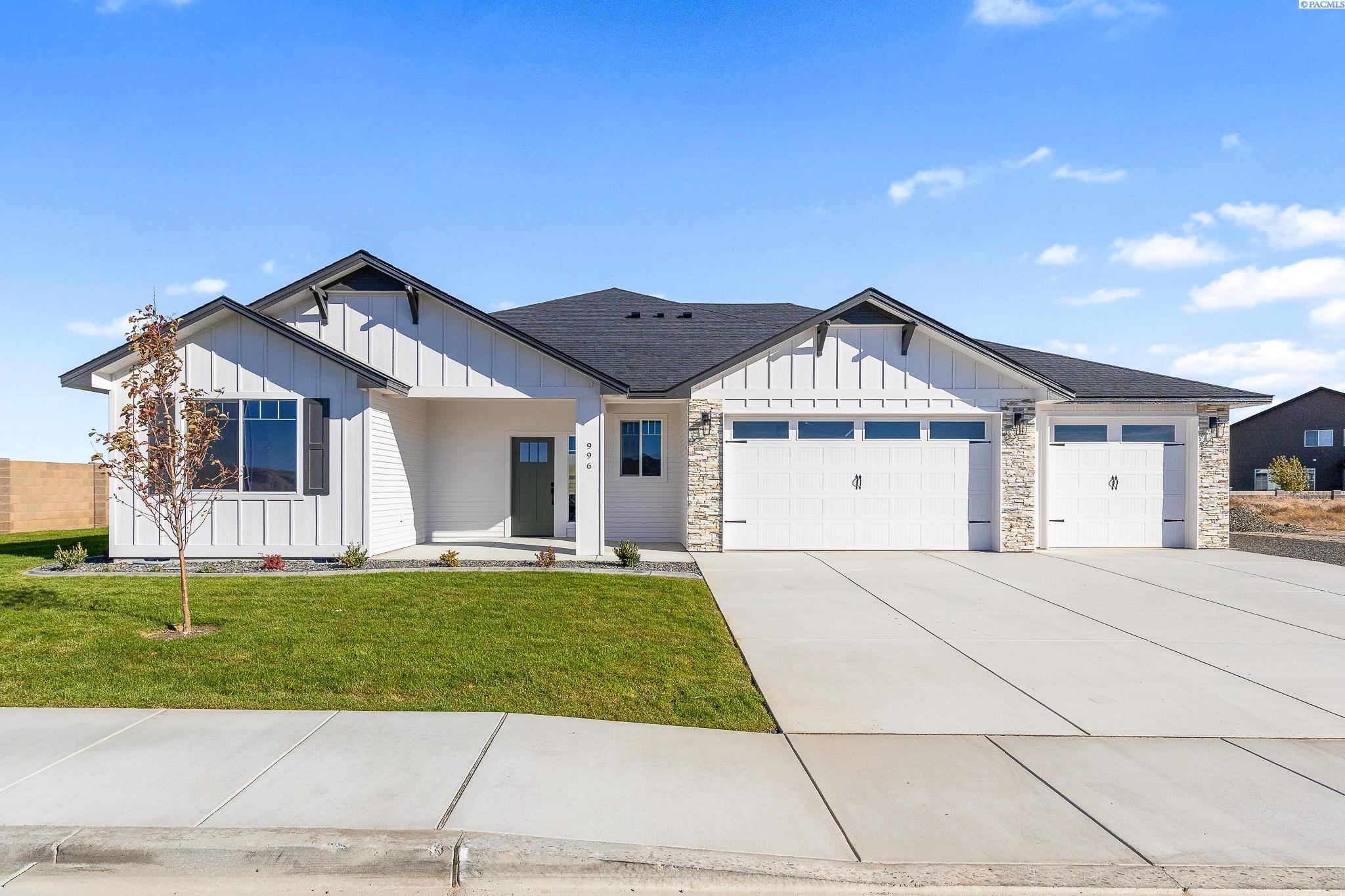 Miraflores Ave., West Richland, Washington 99353, 3 Bedrooms Bedrooms, 0 ,2 BathroomsBathrooms,Houses,For Sale,Miraflores Ave.,0,288350