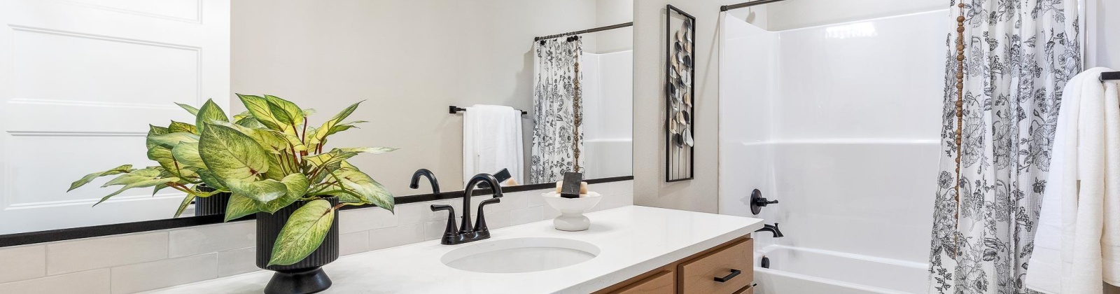 Miraflores Ave., West Richland, Washington 99353, 3 Bedrooms Bedrooms, 0 ,2 BathroomsBathrooms,Houses,For Sale,Miraflores Ave.,0,288350