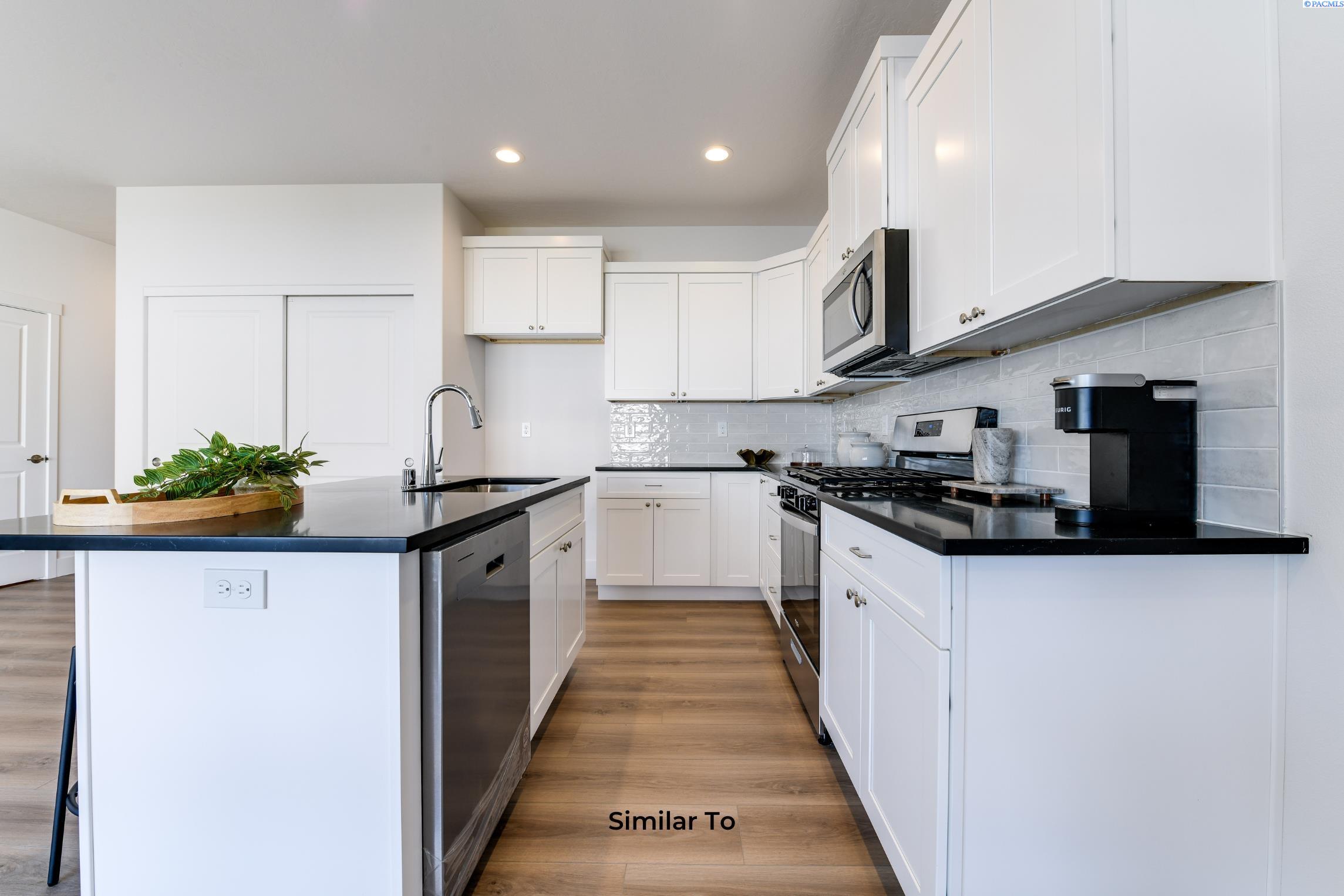 Road 114, Pasco, Washington 99301, 3 Bedrooms Bedrooms, 0 ,3 BathroomsBathrooms,Condos/townhomes,For Sale,Road 114,0,288371