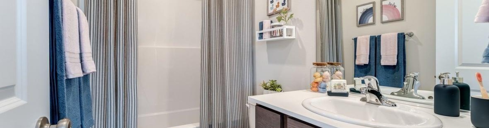 Yolo Place, Kennewick, Washington 99336, 3 Bedrooms Bedrooms, 0 ,3 BathroomsBathrooms,Houses,For Sale,Yolo Place,0,288373