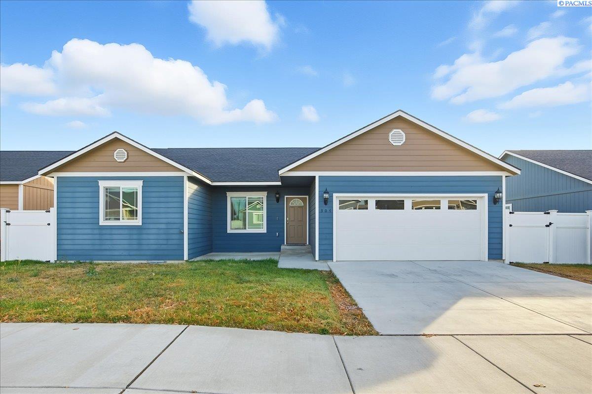Basalt Lp, Prosser, Washington 99350, 4 Bedrooms Bedrooms, 0 ,2 BathroomsBathrooms,Houses,For Sale,Basalt Lp,0,288376
