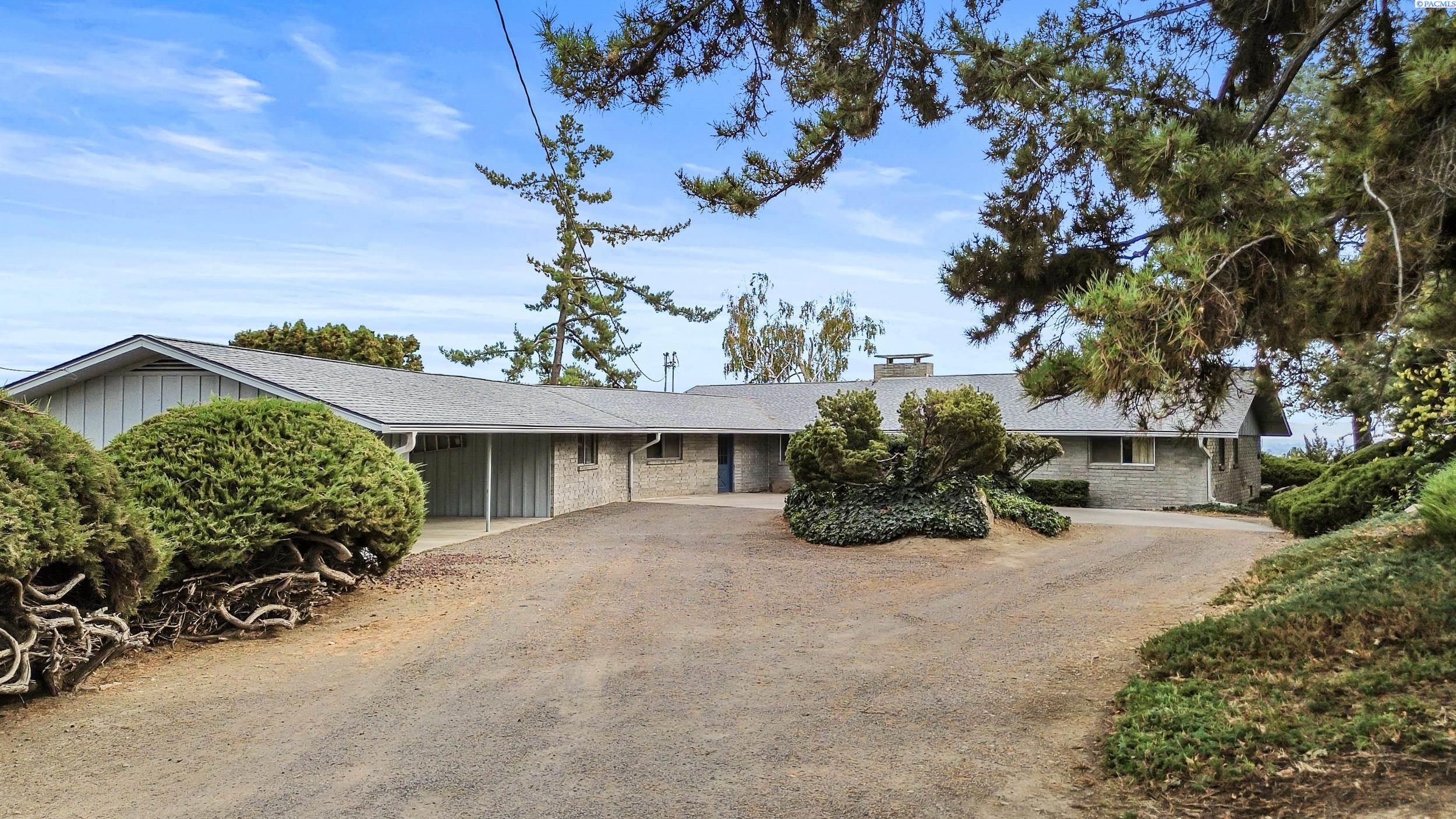 Skyline Drive, Sunnyside, Washington 98944, 4 Bedrooms Bedrooms, 0 ,3 BathroomsBathrooms,Houses,For Sale,Skyline Drive,0,288394