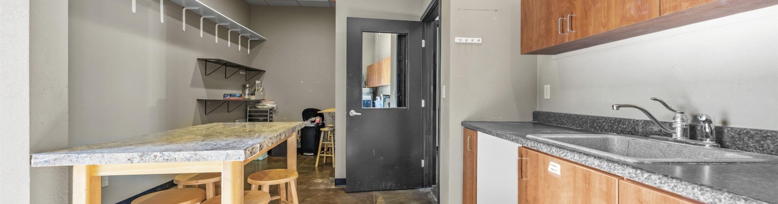 Clearwater Ave - Ste 104, Kennewick, Washington 99336, 0 , 0 ,41 BathroomsBathrooms,Commercial,For Sale,Clearwater Ave - Ste 104,0,288418