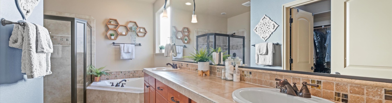 6th Avenue, Kennewick, Washington 99336, 4 Bedrooms Bedrooms, 0 ,3 BathroomsBathrooms,Houses,For Sale,6th Avenue,0,288423
