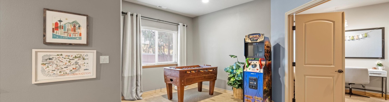 6th Avenue, Kennewick, Washington 99336, 4 Bedrooms Bedrooms, 0 ,3 BathroomsBathrooms,Houses,For Sale,6th Avenue,0,288423