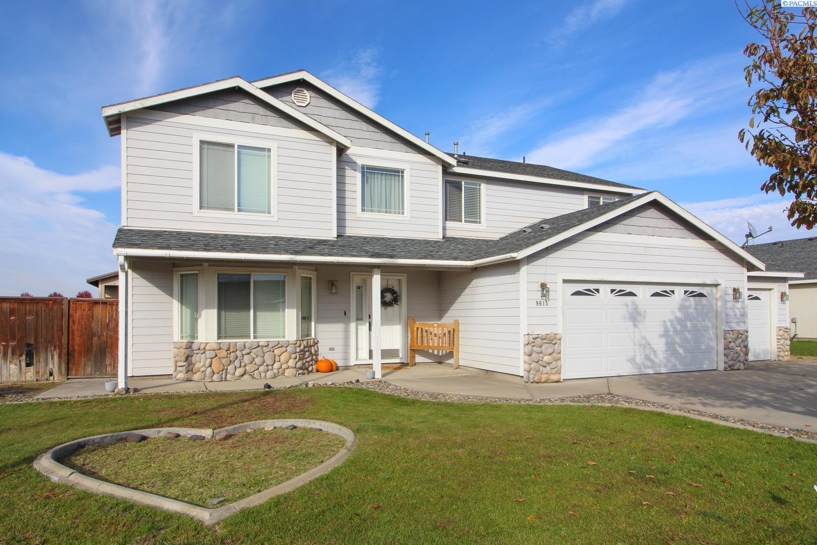 Mustang Drive, Pasco, Washington 99301, 4 Bedrooms Bedrooms, 0 ,3 BathroomsBathrooms,Houses,For Sale,Mustang Drive,0,288445
