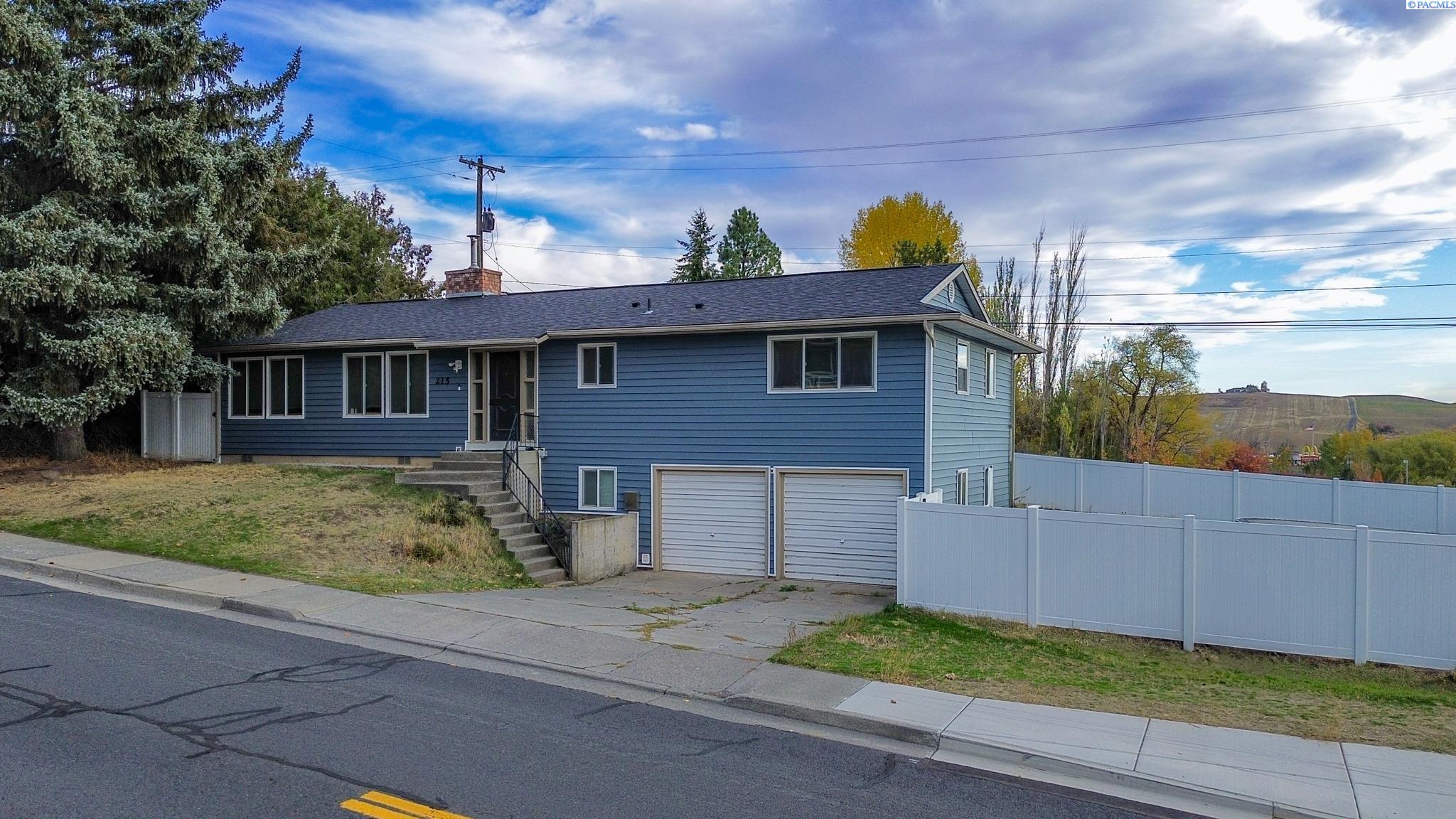 Crestview, Pullman, Washington 99163, 3 Bedrooms Bedrooms, 0 ,2 BathroomsBathrooms,Houses,For Sale,Crestview,0,288444