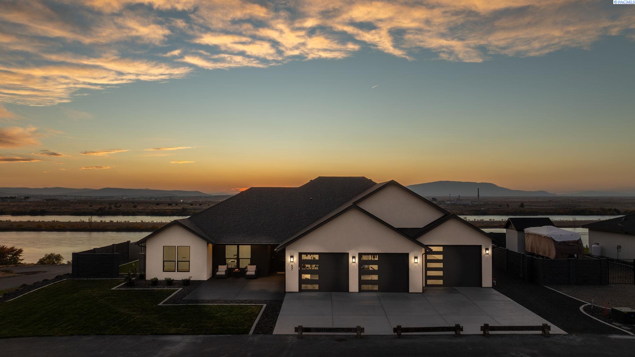 Columbia Bluff Ln, Pasco, Washington 99301, 4 Bedrooms Bedrooms, 0 ,2 BathroomsBathrooms,Houses,For Sale,Columbia Bluff Ln,0,288438