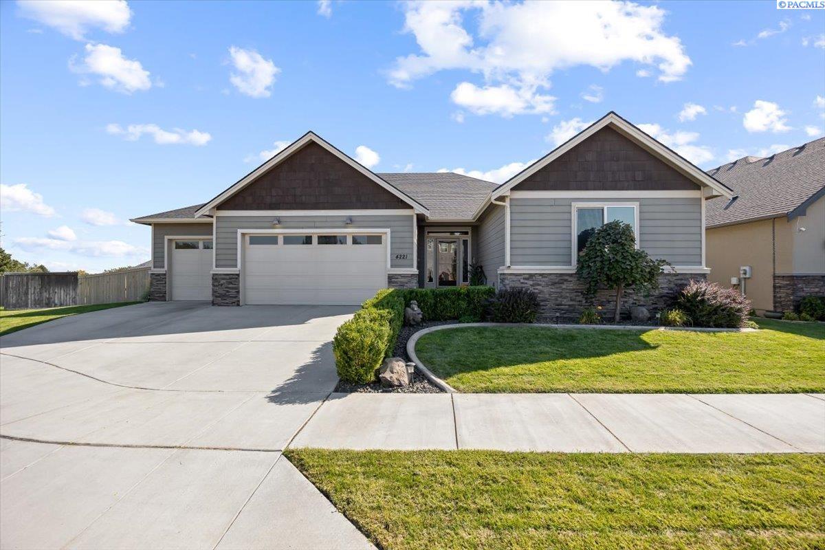 Yelm Place, Kennewick, Washington 99337, 4 Bedrooms Bedrooms, 0 ,3 BathroomsBathrooms,Houses,For Sale,Yelm Place,0,287627