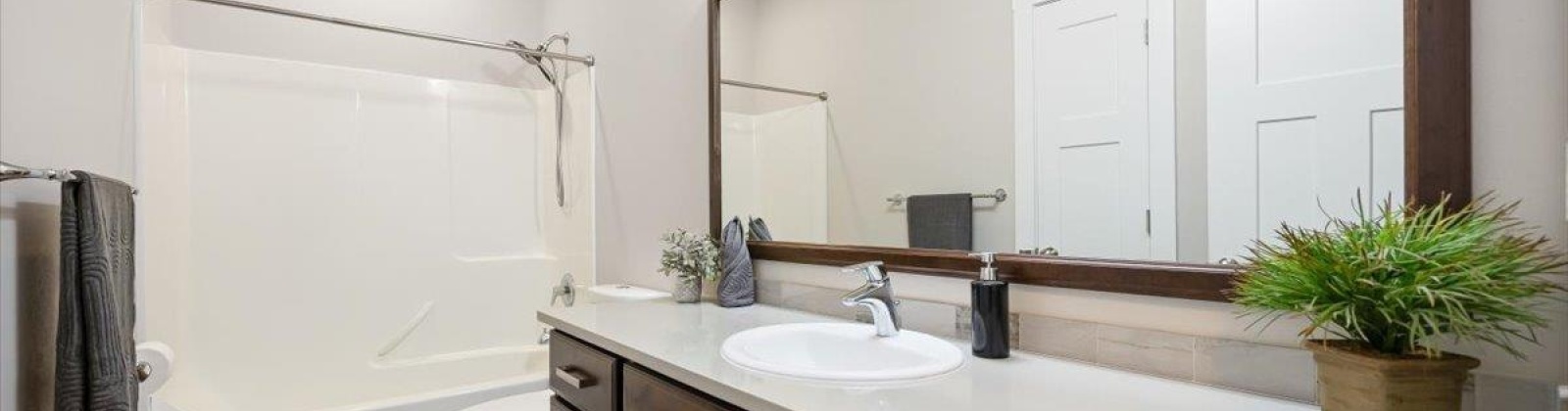 Yelm Place, Kennewick, Washington 99337, 4 Bedrooms Bedrooms, 0 ,3 BathroomsBathrooms,Houses,For Sale,Yelm Place,0,287627