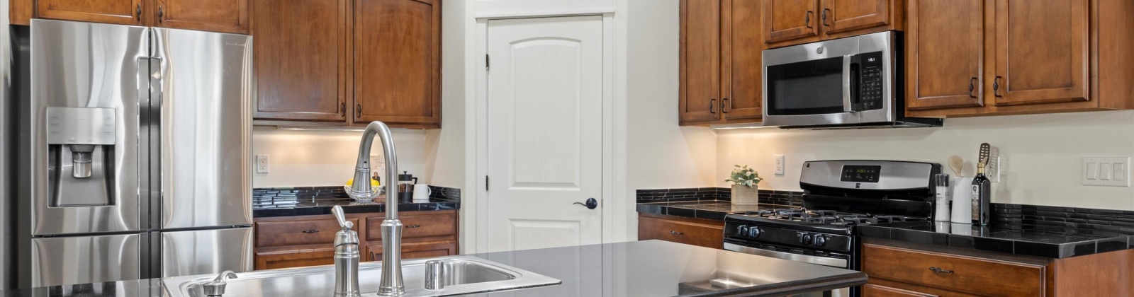 Edison St, Kennewick, Washington 99338, 3 Bedrooms Bedrooms, 0 ,3 BathroomsBathrooms,Houses,For Sale,Edison St,0,288453