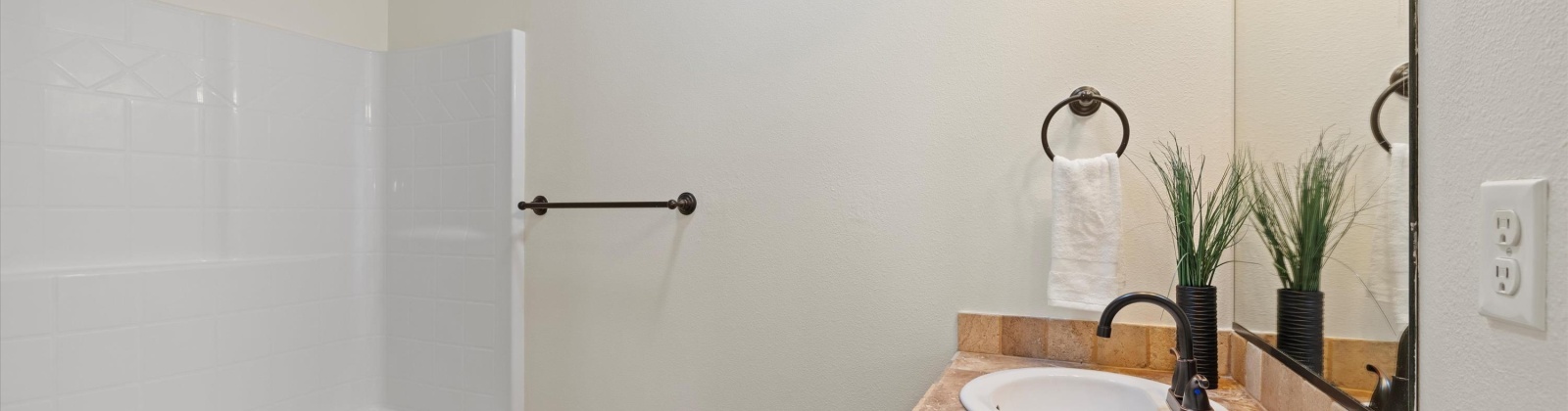 Edison St, Kennewick, Washington 99338, 3 Bedrooms Bedrooms, 0 ,3 BathroomsBathrooms,Houses,For Sale,Edison St,0,288453