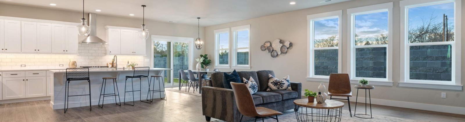 Grant Place, Kennewick, Washington 99336, 4 Bedrooms Bedrooms, 0 ,3 BathroomsBathrooms,Houses,For Sale,Grant Place,0,288463