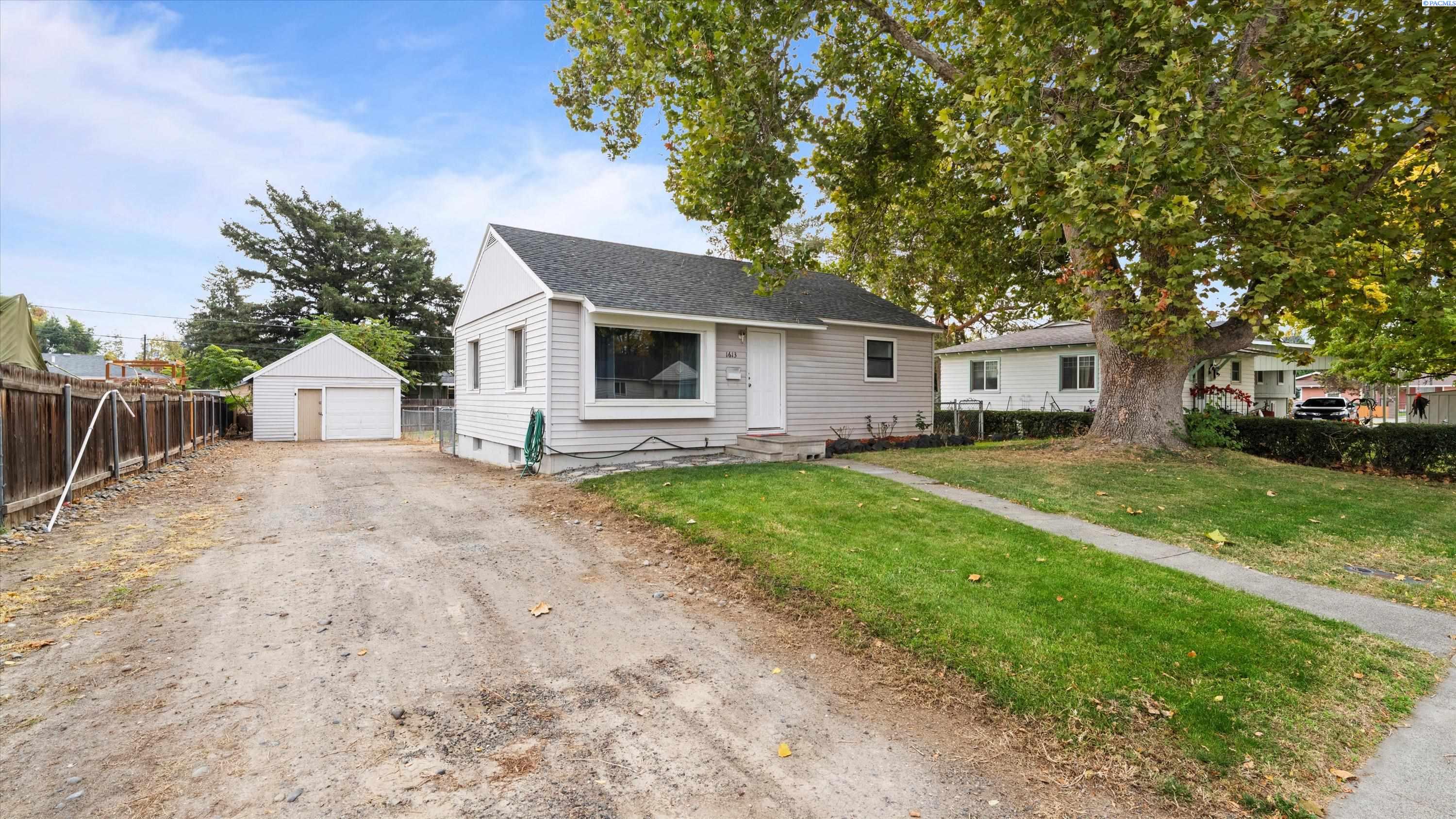 Fruitland, Kennewick, Washington 99337, 3 Bedrooms Bedrooms, 0 ,1 BathroomBathrooms,Houses,For Sale,Fruitland,0,288467 Fruitland, Kennewick, Washington 99337, 3 Bedrooms Bedrooms, 0 ,1 BathroomBathrooms,Houses,For Sale,Fruitland,0,288467
