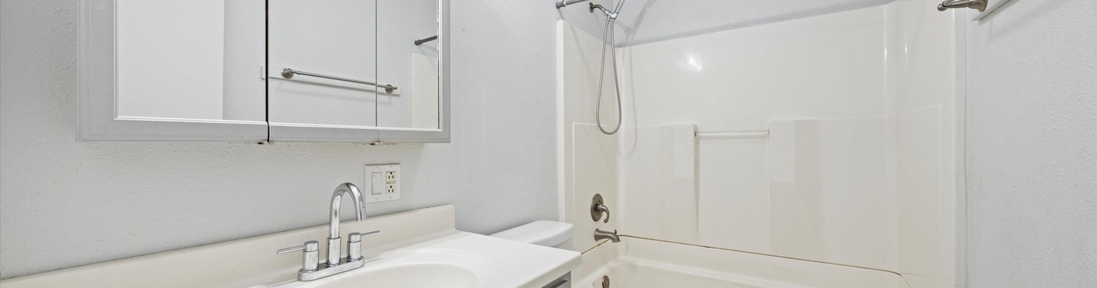 Fruitland, Kennewick, Washington 99337, 3 Bedrooms Bedrooms, 0 ,1 BathroomBathrooms,Houses,For Sale,Fruitland,0,288467