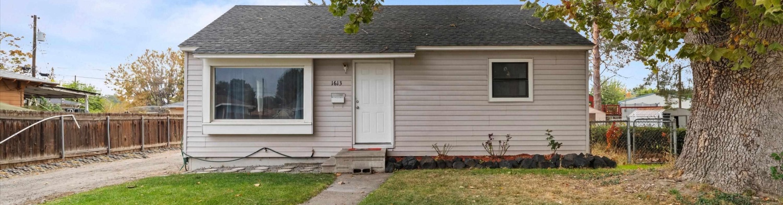 Fruitland, Kennewick, Washington 99337, 3 Bedrooms Bedrooms, 0 ,1 BathroomBathrooms,Houses,For Sale,Fruitland,0,288467