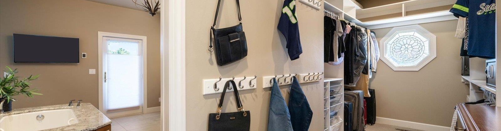 Quarterhorse Way, Richland, Washington 99352, 4 Bedrooms Bedrooms, 0 ,6 BathroomsBathrooms,Houses,For Sale,Quarterhorse Way,0,288486