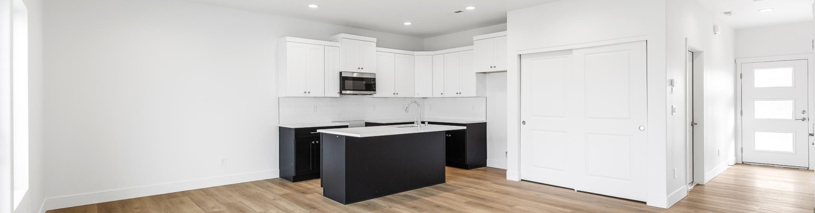 Grapevine Ct, West Richland, Washington 99353, 3 Bedrooms Bedrooms, 0 ,3 BathroomsBathrooms,Condos/townhomes,For Sale,Grapevine Ct,0,288501