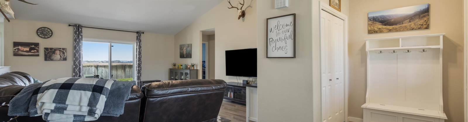 Meadow View Ct, Pasco, Washington 99301, 3 Bedrooms Bedrooms, 0 ,2 BathroomsBathrooms,Houses,For Sale,Meadow View Ct,0,288522