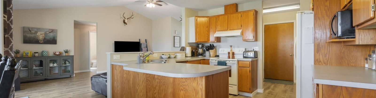 Meadow View Ct, Pasco, Washington 99301, 3 Bedrooms Bedrooms, 0 ,2 BathroomsBathrooms,Houses,For Sale,Meadow View Ct,0,288522