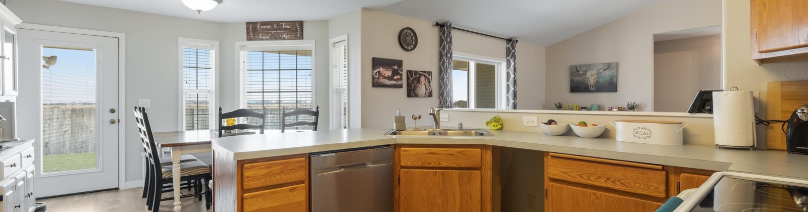 Meadow View Ct, Pasco, Washington 99301, 3 Bedrooms Bedrooms, 0 ,2 BathroomsBathrooms,Houses,For Sale,Meadow View Ct,0,288522