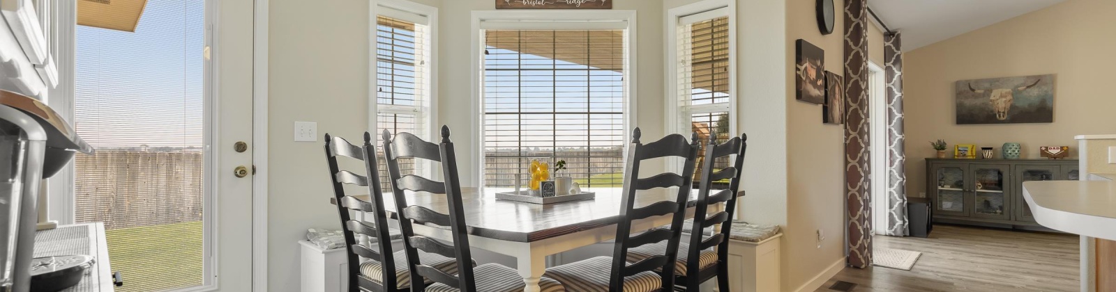 Meadow View Ct, Pasco, Washington 99301, 3 Bedrooms Bedrooms, 0 ,2 BathroomsBathrooms,Houses,For Sale,Meadow View Ct,0,288522