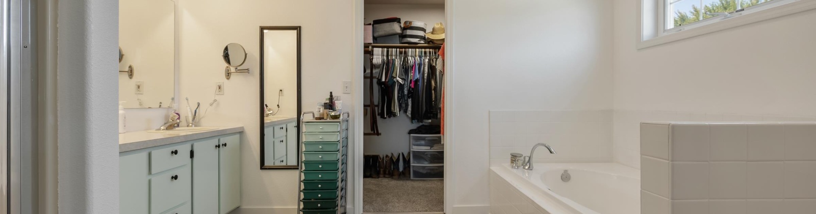 Meadow View Ct, Pasco, Washington 99301, 3 Bedrooms Bedrooms, 0 ,2 BathroomsBathrooms,Houses,For Sale,Meadow View Ct,0,288522